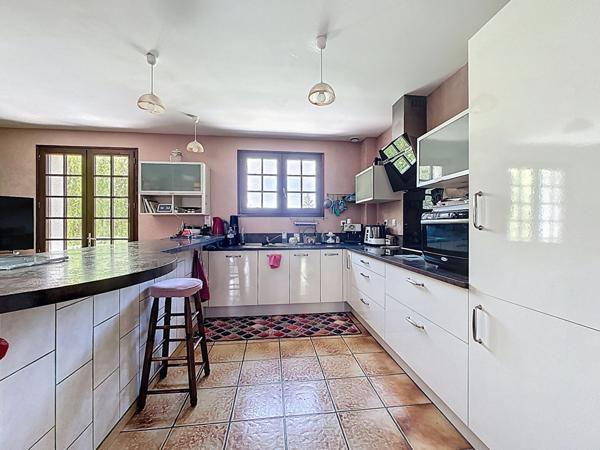 Maison de 140 m² avec étang ! Cadre bucolique à 2 min de Longué