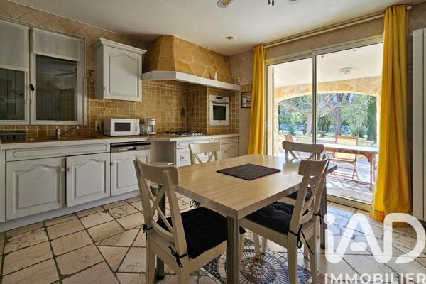 Maison à vendre 15 pièces 365 m² Saint-Rémy-de-Provence