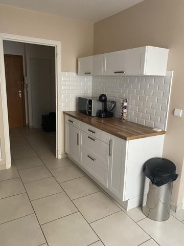 "APPARTEMENT MEUBLÉ 2 PIECES LE MANS 75M2"