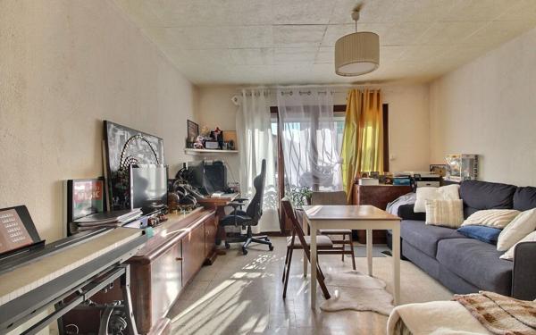 Appartement à vendre    1 pièce • 32,59 m2 Marseille 10