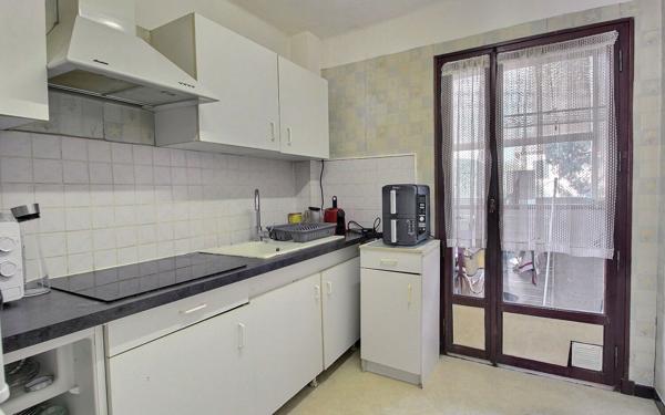 Appartement à vendre    1 pièce • 32,59 m2 Marseille 10