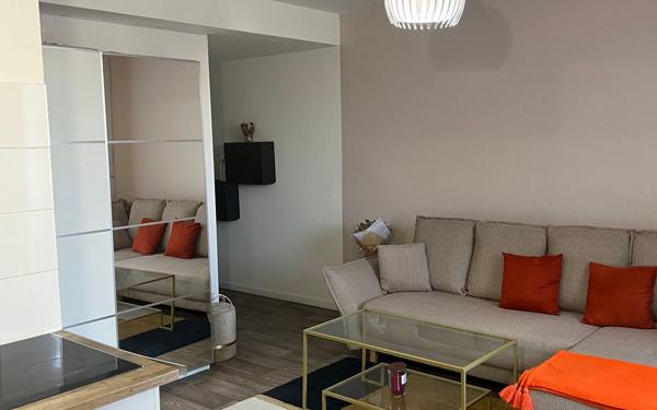 Appartement à vendre    1 pièce •  Le Blanc-Mesnil