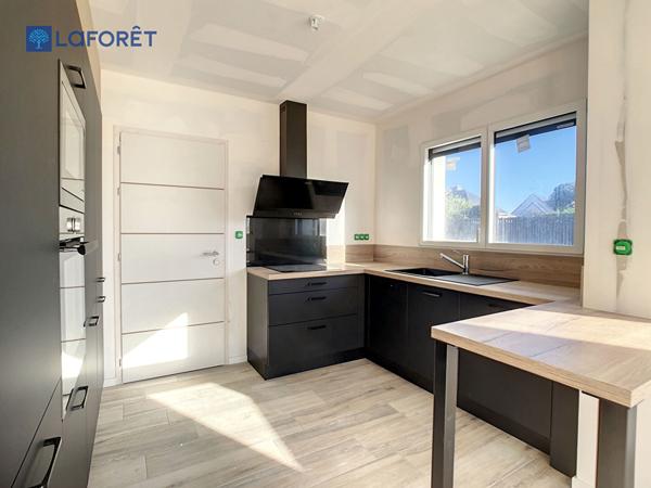 Location maison près de PLOUHINEC - 6 pièce(s) - 118 m² - 1 300 €/mois