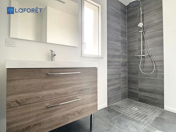 Location maison près de PLOUHINEC - 6 pièce(s) - 118 m² - 1 300 €/mois