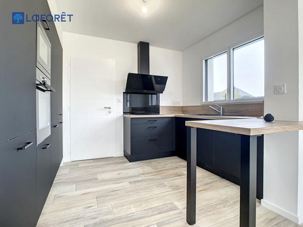 Location maison près de PLOUHINEC - 6 pièce(s) - 118 m² - 1 300 €/mois