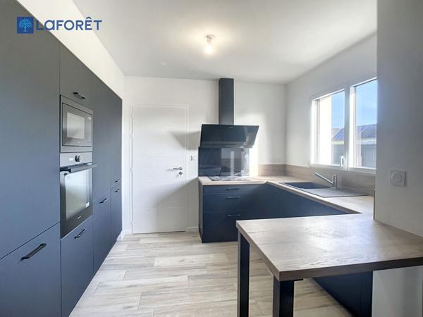 Location maison près de PLOUHINEC - 6 pièce(s) - 118 m² - 1 300 €/mois