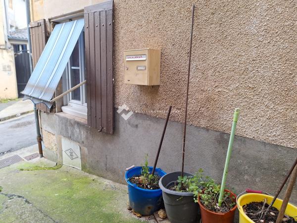 MAISON DE VILLE A RENOVER