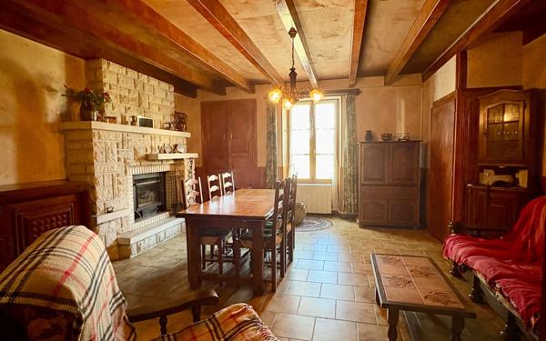 Maison à vendre    2 pièces •  Lathus-Saint-Rémy