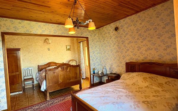 Maison à vendre    2 pièces •  Lathus-Saint-Rémy