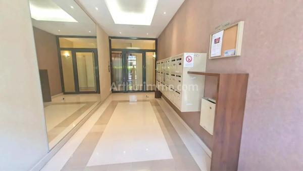 Vente                                                      Appartement
                        
                     3 pièces                      62 m2                     à Draveil