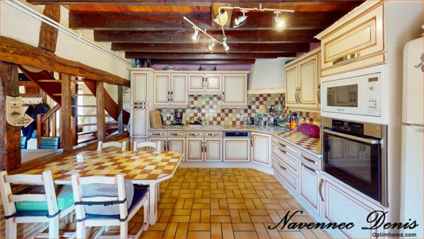 Maison normande de 115 m² avec dépendances aménageables de 110m² , calme et cachet – 284 000 €