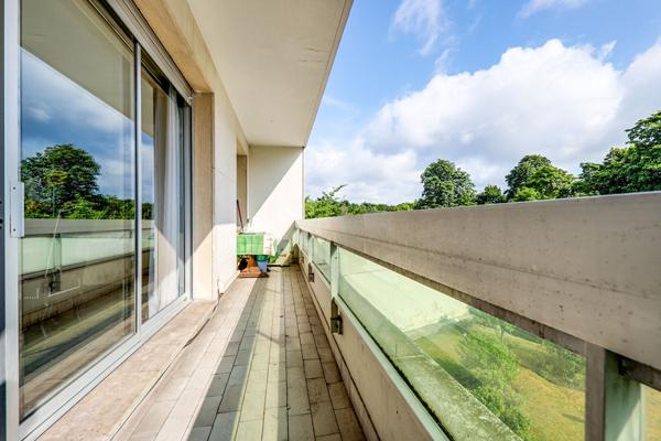 Charenton Le Pont 4 pièce(s) 92 m2 + Balcon  et place de parking - Vue sur le bois