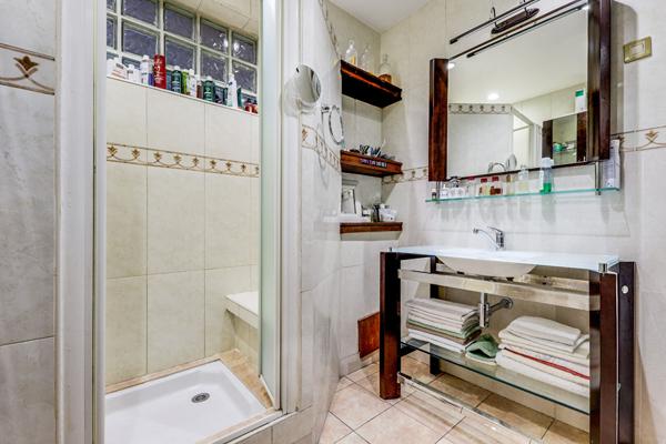 Charenton Le Pont 4 pièce(s) 92 m2 + Balcon  et place de parking - Vue sur le bois