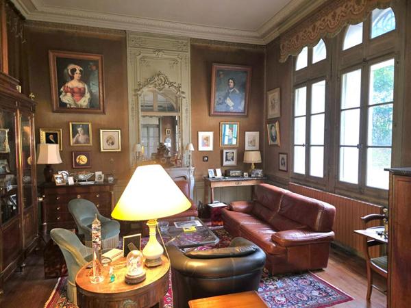 Demeure de prestige de 417m2, sur un terrain de 6ha 23a 18ca, piscine, dépendance et un logement type 4