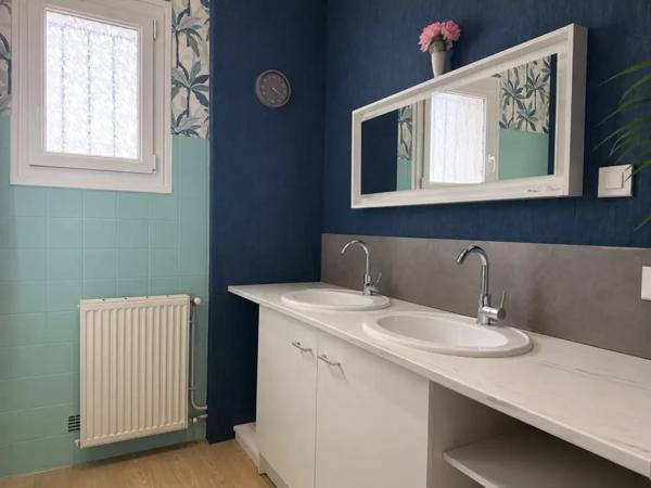 Maison de plain-pied sur un terrain de 1 500 m2, sans travau
