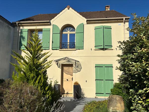 Maison à vendre à Pontoise - 6 pièces, 4 chambres, garage double €595 000 ** - Référence 11033