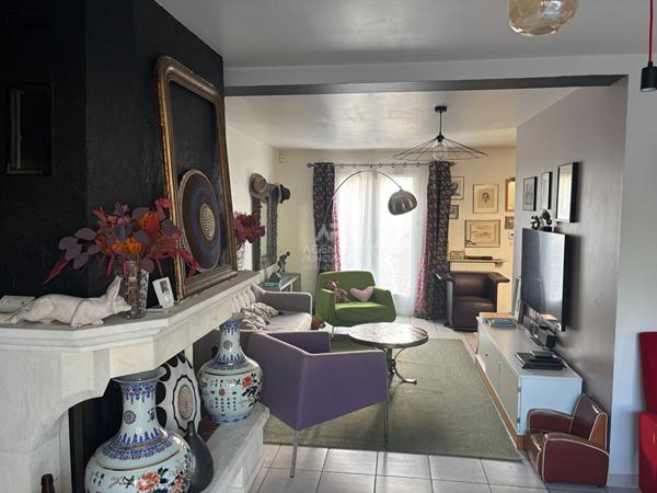 Maison à vendre à Pontoise - 6 pièces, 4 chambres, garage double €595 000 ** - Référence 11033