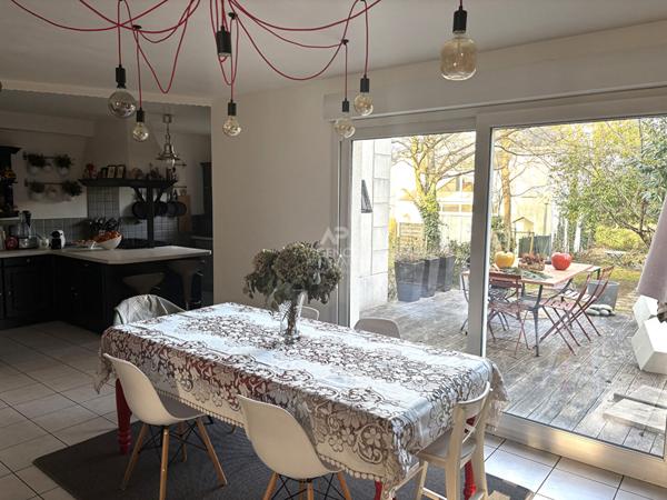 Maison à vendre à Pontoise - 6 pièces, 4 chambres, garage double €595 000 ** - Référence 11033