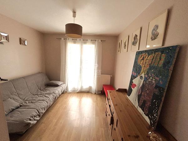 Maison à vendre à Pontoise - 6 pièces, 4 chambres, garage double €595 000 ** - Référence 11033