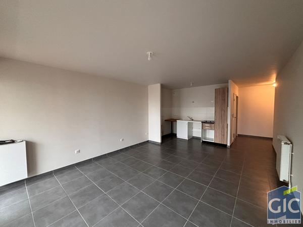 A LOUER F3 RECENT AVEC BALCON TERRASSE ET PARKING - RESIDENCE LE PANORAMIK