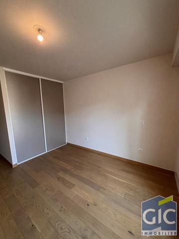 A LOUER F3 RECENT AVEC BALCON TERRASSE ET PARKING - RESIDENCE LE PANORAMIK
