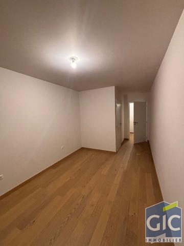 A LOUER F3 RECENT AVEC BALCON TERRASSE ET PARKING - RESIDENCE LE PANORAMIK