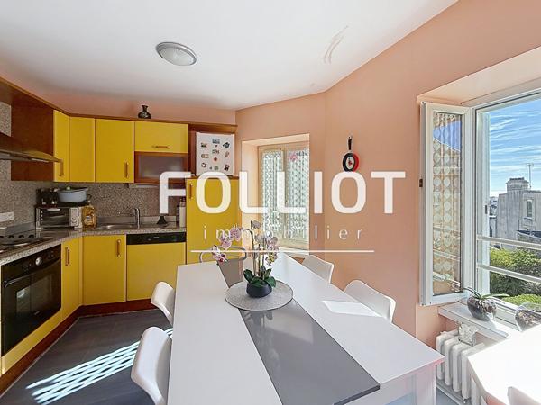 Immeuble à vendre à Granville - Vue mer, centre-ville, idéal investisseur