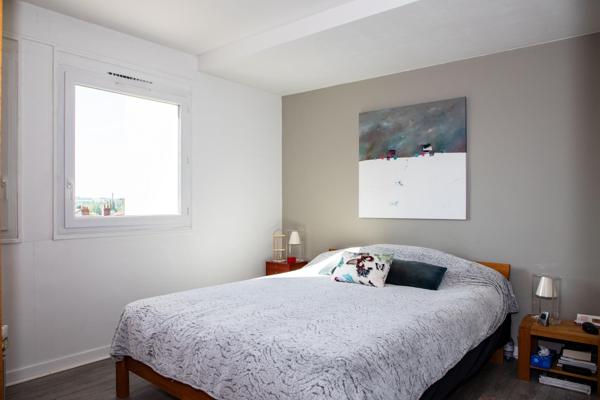 Très beau F4 - 90m2 - 3 chambres - Box - Cellier