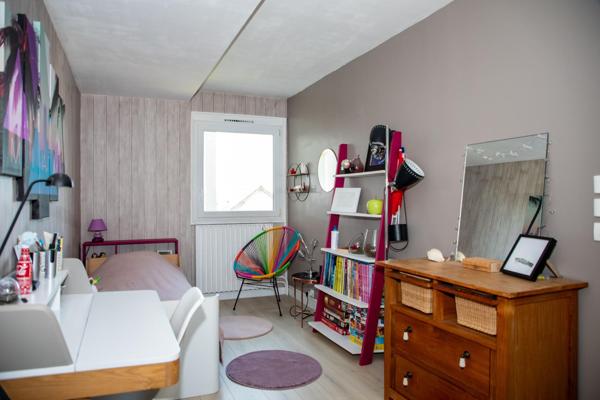 Très beau F4 - 90m2 - 3 chambres - Box - Cellier