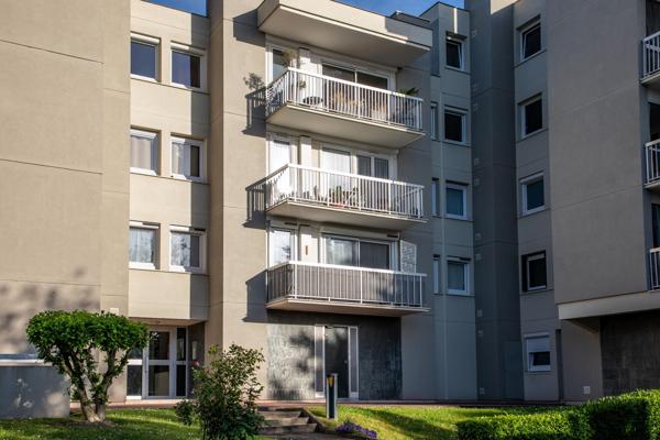 Très beau F4 - 90m2 - 3 chambres - Box - Cellier