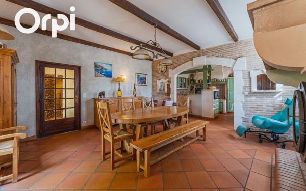 Maison à vendre    5 pièces •  Saint-Just-d'Ardèche