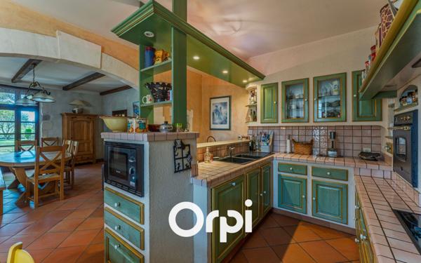 Maison à vendre    5 pièces •  Saint-Just-d'Ardèche