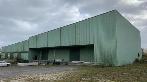Dépôt industriel de 1500 m² sur 13.631 m² de terrain