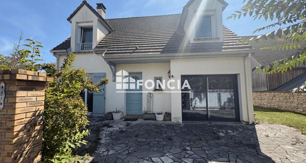 À vendre Maison 6 pièces 117 m² - Ecquevilly 78920