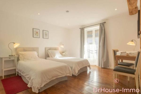 Maison à vendre 25 pièces de 657 m²