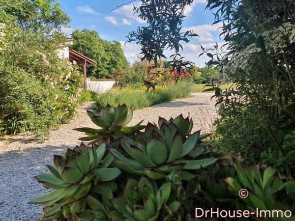 Maison à vendre 25 pièces de 657 m²