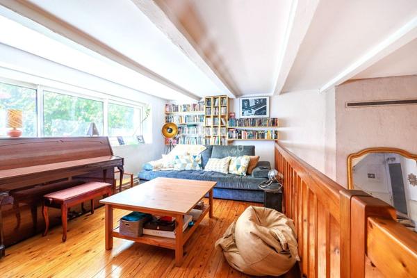 Maison de charme et atypique-Garage-13004