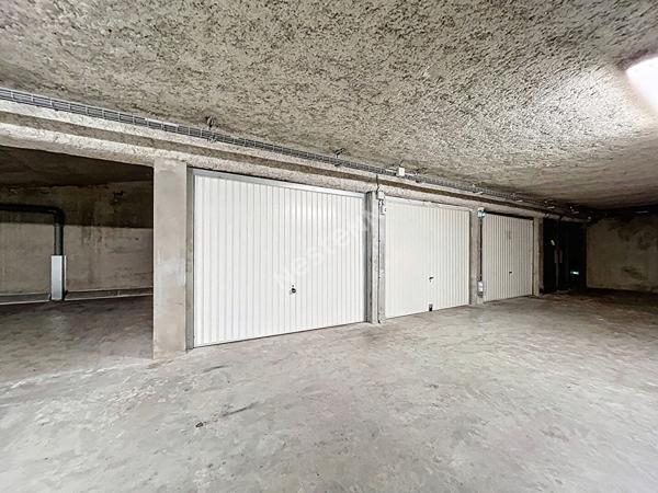 ANNECY (rue André Fumex) _ Garage en sous-sol, dans résidence récente, à vendre