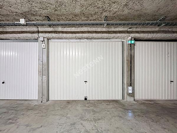 ANNECY (rue André Fumex) _ Garage en sous-sol, dans résidence récente, à vendre