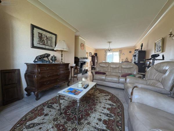 Pavillon à vendre à Les Villages-Vovéens dans l'Eure-et-Loir (28150), ref : 72   
Plan d'eau