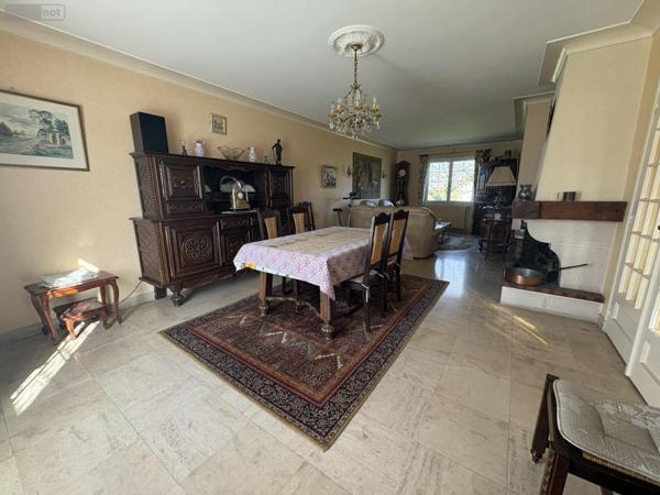 Pavillon à vendre à Les Villages-Vovéens dans l'Eure-et-Loir (28150), ref : 72   
Plan d'eau