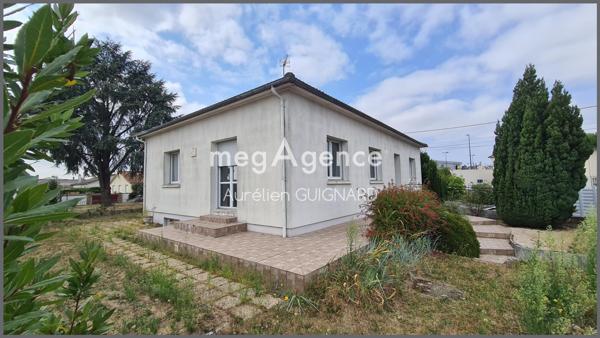 Maison à BRESSUIRE, 79300 - 6 pièces 102m²