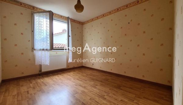 Maison à BRESSUIRE, 79300 - 6 pièces 102m²