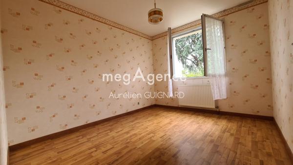 Maison à BRESSUIRE, 79300 - 6 pièces 102m²