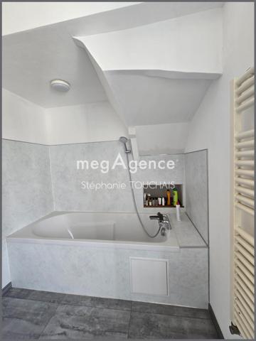 Maison à ERNEE, 53500 - 6 pièces 124m²