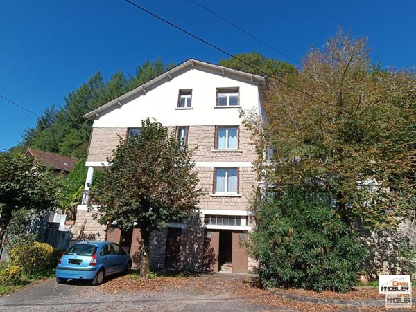 Maison Type T7, 5 chambres, 3 terrasses, garages, sur terrain d’environ 1151 m²