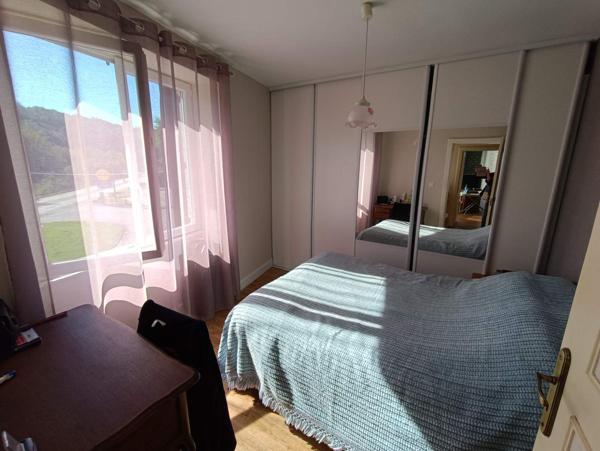 Maison Type T7, 5 chambres, 3 terrasses, garages, sur terrain d’environ 1151 m²