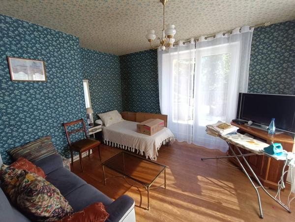 Maison Type T7, 5 chambres, 3 terrasses, garages, sur terrain d’environ 1151 m²