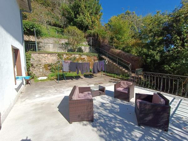 Maison Type T7, 5 chambres, 3 terrasses, garages, sur terrain d’environ 1151 m²