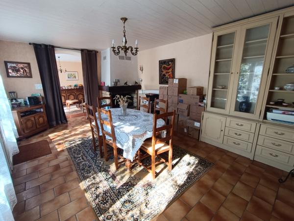 Maison Type T7, 5 chambres, 3 terrasses, garages, sur terrain d’environ 1151 m²
